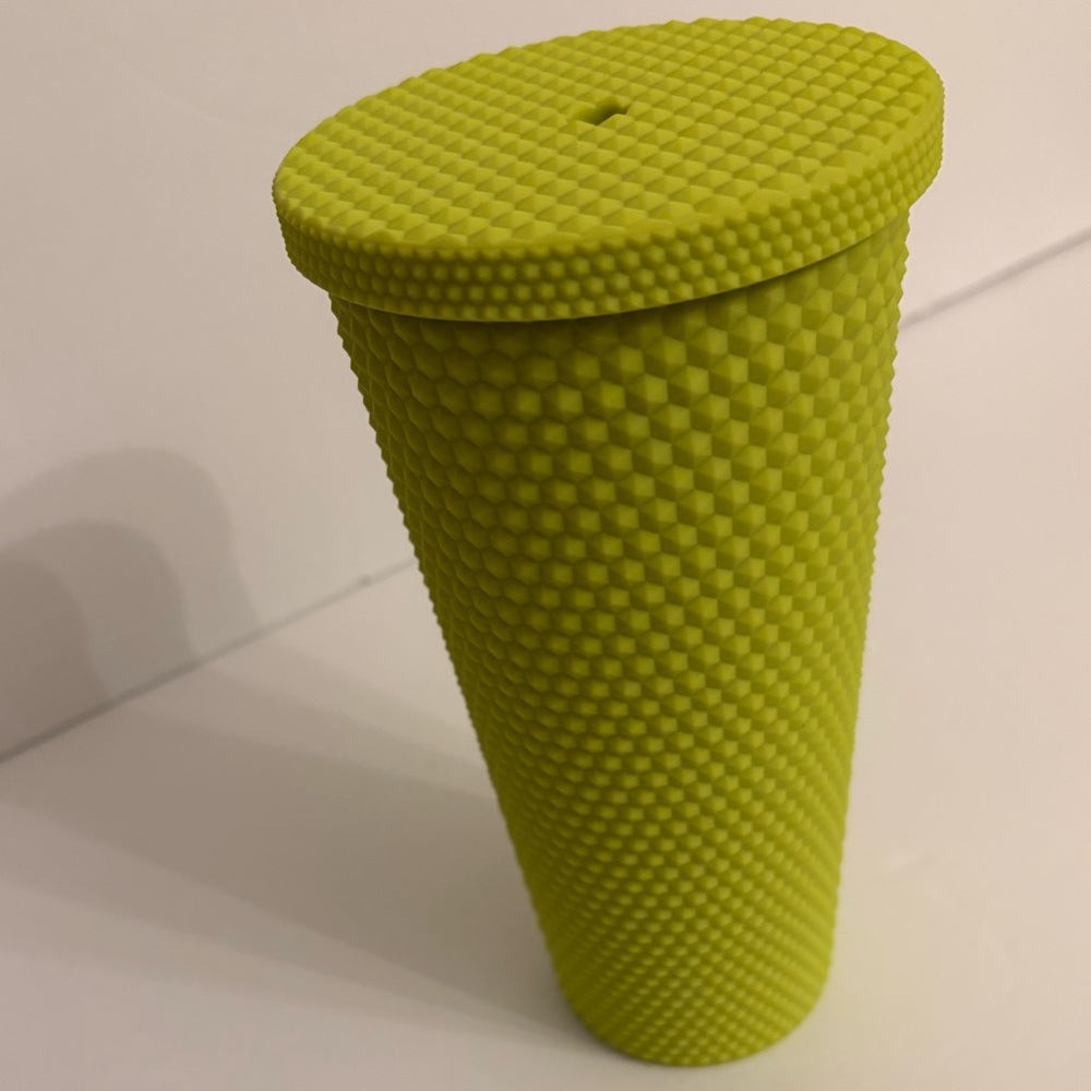 BYO Studded Tumbler NWT Cup Diamond Grip Non-spill 22 Oz Lime Green